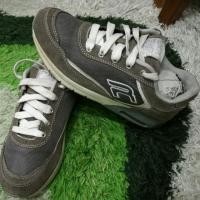 ราคา รองเท้าผ้าใบ EXR แท้ 100% (127583418)