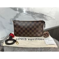 ราคา Used Louis Vuitton Damier Pochette ปี 2017 (29569176159)
