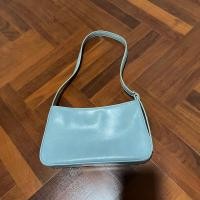 ราคา ส่งต่อ กระเป๋าสะพายข้างสีฟ้าพาสเทล ปรับสายได้ (18177725224)