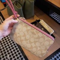 ราคา พร้อมส่ง แท้ 100% New Coach คล้องมือ 2 ซิป L รุ่น DOUBLE ZIP WALLET IN SIGNATURE CANVAS F16109 LIGHT KHAKI/ROUGE (7355616313)