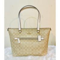 ราคา กระเป๋าสะพายไหล่ Coach Gallery Tote In Signature Canvasของแท้100% (55353312069)