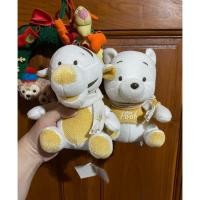 ราคา Cute Pair of Winter Tigger & Pooh Small Dolls (Baby Disney Tag) (40960851384)