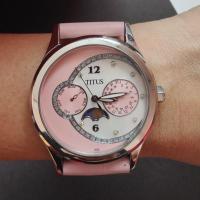 ราคา นาฬิกาวินเทจ หน้าพระจันทร์ Solvil et Titus (โซวิล เอ ติตัส) ระบบควอตซ์ มือสองสภาพสวย สายตัดมา น่ารักมาสีชมพู เรียบแอบหรู (42300036648)