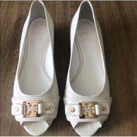 ราคา Used Tory Burch Open Toe Wedges Authentic (3383225027)
