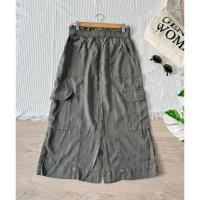 ราคา Nicole Miller กระโปรงสีเขียว ทรง cargo ผ้านิ่ม เอวสม็อค งานสวยค่ะ (29934161670)
