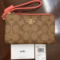 ราคา COACH F87591 DOUBLE CORNER ZIP WRISTLET IN SIGNATURE (3310882228)