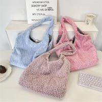 ราคา กระเป๋าสะพายผู้หญิง พิมพ์ลายตารางและตุ๊กตาสีดำสีขาว สไตล์หวาน (57452389788)