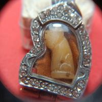 ราคา เสือแกะจากเขี้ยวด้านหลังเป็นเครื่องรางไม่ทราบที่ (42974140207)