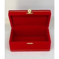ราคา กล่องกำมะหยี่ คิ้วทอง เรียบ 4.5 x 7.5 นิ้ว เข็มขัด สีแดง (24138533805)