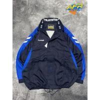 ราคา เสื้อแจ็คเก็ต Hummel ไซส์ XL 132x75 (44323982435)