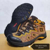 ราคา CAMPLINE GORE-TEX MID 40.5 รองเท้าเดินป่า (51105265692)