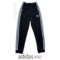 ราคา สินค้ามือสอง แบรนด์แท้ กางเกงวอร์มเด็ก อาดิดาส กางขายาว ADIDAS Track Pants 3 Stripes Size 140 (26222787903)
