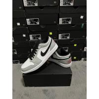 ราคา Nike Air Jordan 1 Low light smoke grey (22849273683)