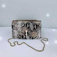 ราคา BVLGARI งูลายไหล่ข้างหนึ่งกระเป๋าสะพายใหม่ยุโรปและอเมริกาวินเทจกระเป๋าสี่เหลี่ยมขนาดเล็กห่วงโซ่กระเป๋าสำหรับผู้หญิง (29526386604)