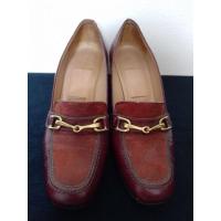 ราคา รองเท้าส้นสูง สีน้ำตาลเข้ม Celine มือ2 (26802540516)