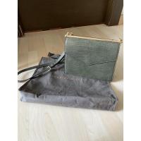 ราคา กระเป๋า Charles&Keith ของแท้ มือสอง สภาพ 99% (19116002342)
