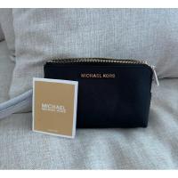 ราคา ส่งต่อ แท้ 100% Michael Kors Jet Set Extra Large Double Gusset Top Zip Saffiano Leather Wristlet ของใหม่ค่ะ (25759517537)