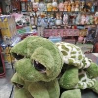 ราคา ส่งจากไทย!! ตุ๊กตาเต่ายัดนุ่น แซมมี่สีเขียว11นิ้ว (26639166851)
