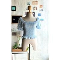 ราคา (used) เสื้อแบบเปิดไหล่ แขนตุ๊กตา สีฟ้าลายดอกเดซี่ งานสวยเกือบ 100% (17459183547)