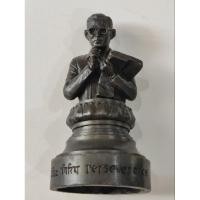 ราคา พระบรมรูปในหลวงทรงงาน " วิริยะ" เนื้อสำริดรมดำ จัดสร้างปี2541 ขนาดความสูง3.5นิ้ว พร้อมแท่นวาง สภาพสวยสมบูรณ์ หายาก (22269052344)