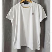 ราคา เสื้อยืดสีขาว สกรีนลายยาง มือ✌️ (41062036713)