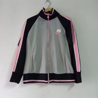 ราคา ส่งฟรี เสื้อวอร์ม Nike dri fit แท้% มือสองสภาพงาม (2294306473)