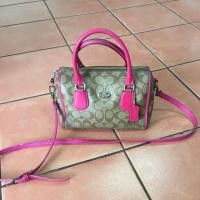 ราคา Coach หมอนสะพายข้าง มือสอง ขายตามสภาพ ขอคนรับสภาพได้ค่ะ (1465524755)