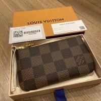 ราคา new LV KEY POUCH แท้100% (13935184534)