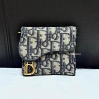 ราคา PAU2518 Christian Dior Saddle Wallet Navy กระเป๋าสตางค์ใบสั้น3พับรุ่นฮิต ช็อปเกือบ3หมื่น มือสองของแท้ (40468267022)