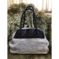 ราคา มีตำหนิกระเป๋าผ้ากระสอบผสมหนังแท้สะพายไหล่งาน แบรนด์ Pradaมือ2 (6146837197)