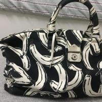 ราคา ส่งฟรี!!!! กระเป๋า แบรนด์ greyhound ลายกราฟฟิก ของแท้ล้าน% (7106161466)