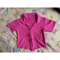 ราคา เสื้อแขนสั้นผ้าร่องไหมพรม แต่งโบว์จิ๋ว มือ 1 (26718049335)