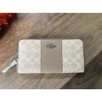 ราคา กระเป๋าสตางค์shop CoachAccordion Zip Wallet In Colorblock Signature Canvas Wร้อมส่ง ✨ Color: น้ำตาล (18244251282)