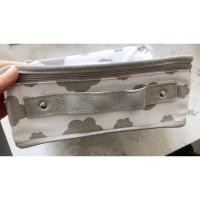 ราคา กระเป๋าเครื่องสำอาง Clarins (5462810212)