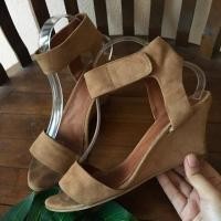 ราคา รองเท้าส้นเตารีดมือสอง (1864161777)