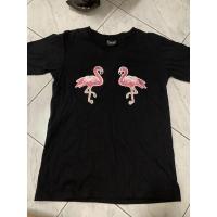 ราคา เสื้อยืดสีดำปักลายนกฟามิงโก้ (13189045266)