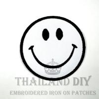 ราคา ตัวรีดติดเสื้อ ตัวรีดหน้ายิ้ม ลายการ์ตูน หน้าตลก หน้าตลก WOP White smiley Face Patch งานปัก DIY ตัวรีด อาร์มติดเสื้อ (23224694643)