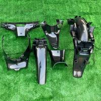 ราคา แท้เบิกศูนย์ HONDAรวมอะไหล่ชิ้นดำแท้หุ้มฟีล์มลอยน้ำลายแคฟล่า (ขายแยก) ใส่รถรุ่น WAVE125iไฟเลี้ยวบังลม/WAVE125sบังลม (24869188996)
