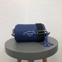 ราคา กระเป๋าทรงกระบอก DIOR สีน้ำเงินไฟฟ้า พร้อมโลโก้ Christian Dior ดั้งเดิม (40127837454)