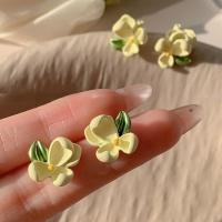 ราคา Ins Korean White Gardenia Cute Earrings Ear Studs for Sweet Girls Fashion Accessory (21280153169)