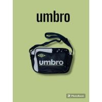 ราคา กระเป๋าสะพาย Umbro มือสอง สีดำ สภาพดี ⭐ (25000037753)