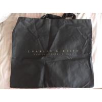 ราคา ถุงผ้ากันฝุ่นกระเป๋า Charles & Keith (85878978)