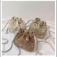 ราคา พร้อมส่ง กระเป๋าสานทรงถุง กระเป๋าสะพายข้างเก๋ๆ แต่งลูกไม้ (6358597396)