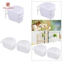 ราคา [hilabee] กรงนกแขวนถ้วยป้อนทําความสะอาดง่าย PP อาหารจานชามกลางแจ้งป้อนนกสําหรับนกแก้วและนกแก้ว (43078026648)
