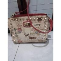 ราคา กระเป๋าสะพาย Branded HENNEY BEAR หนังแท้เดิมผสมผ้าใบหนา monza กระเป๋า preloved (28615148059)