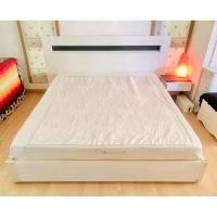 ราคา ผ้าปูที่นอนรัดมุม (แบบหนา) ขนาด 6.5ฟุต สีขาวปักลายดอกวินเทจ ด้านบนมีระบายปักลาย Adonis Decoration มือสองเกาหลีแท้ (23785996805)