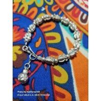 ราคา สร้อยข้อมือลายดอกรักพร้อมตุ้งติ้งถุงเงินมงคล เงินแท้925 (26625028110)