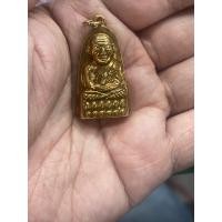 ราคา หลวงปู่ทวด วัดช้างไห้ พิมพ์เตารีด ปี 2507 แจกปีนัง กะไหล่ทองสวยๆ สร้างน้อยเพราะไม่ค่อยจะมีของเข้ามาหมุนเวียนให้ได้ (24614294103)