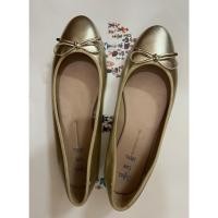 ราคา รองเท้าคัชชู ส้นแบน แบรนด์ Sfera แท้ % จากช้อป ไซส์ 40 สีทอง สวย ใส่ได้หลายโอกาส (มือ2) (24578764117)