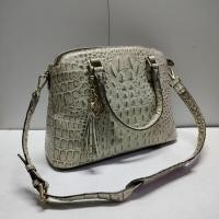 ราคา กระเป๋ามือสอง หรังวัวเเท้ Pierre Cardin paris (29500889241)